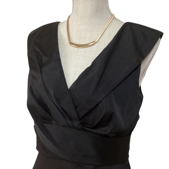 WHBM Deep V Neckline Draped Holiday Special Occasion Black Dress | Size 6 | EUC - Picture 4 of 9